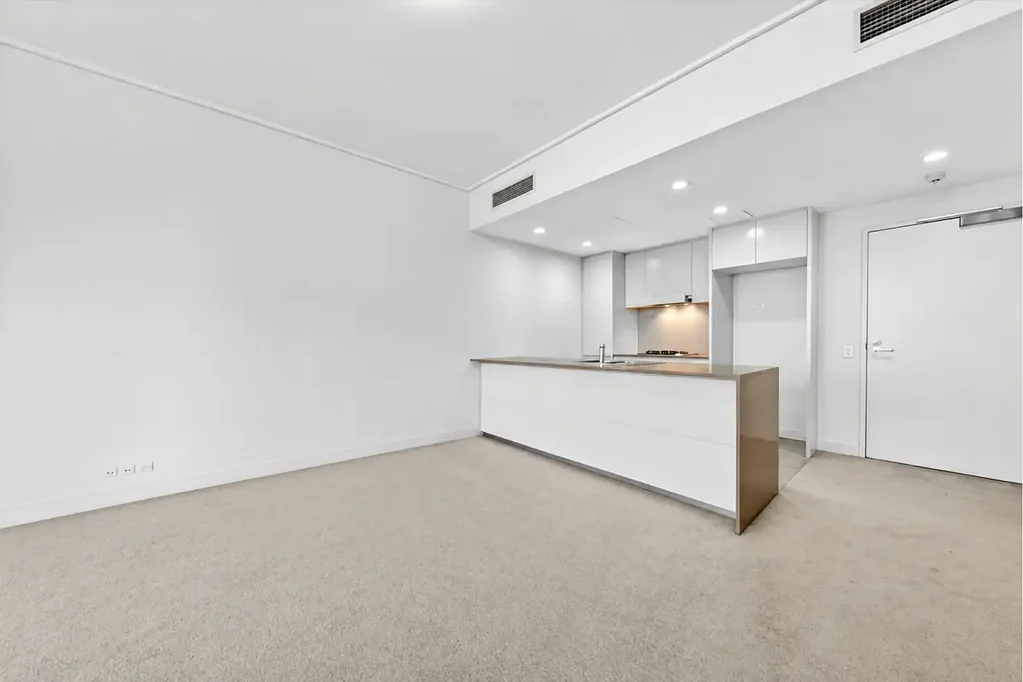 Stylish One-Bedroom Apartment with Secure Parking & Storage in Prime Rhodes Location