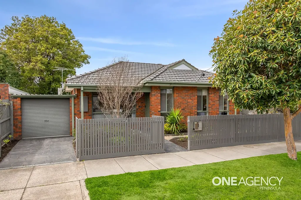 Bentleigh 2 Slaapkamer Stylish, secure and perfectly positioned!
