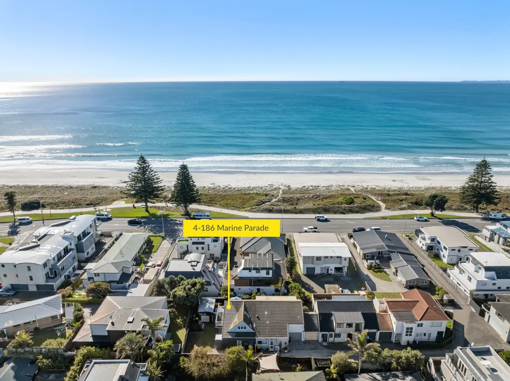 Mount Maunganui 2chambre Marine Parade Magic - Rare Beachside Opportunity!