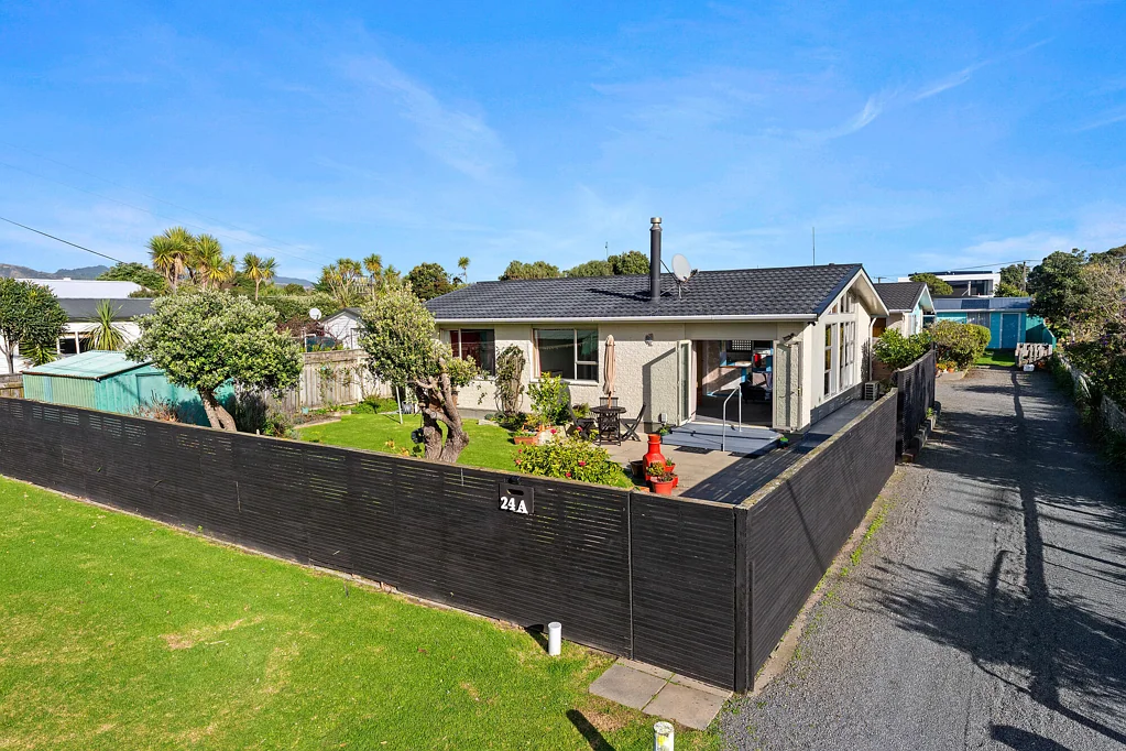 Waikanae Beach 2Zimmer OLDE BEACH - FREEHOLD TOWNHOUSE