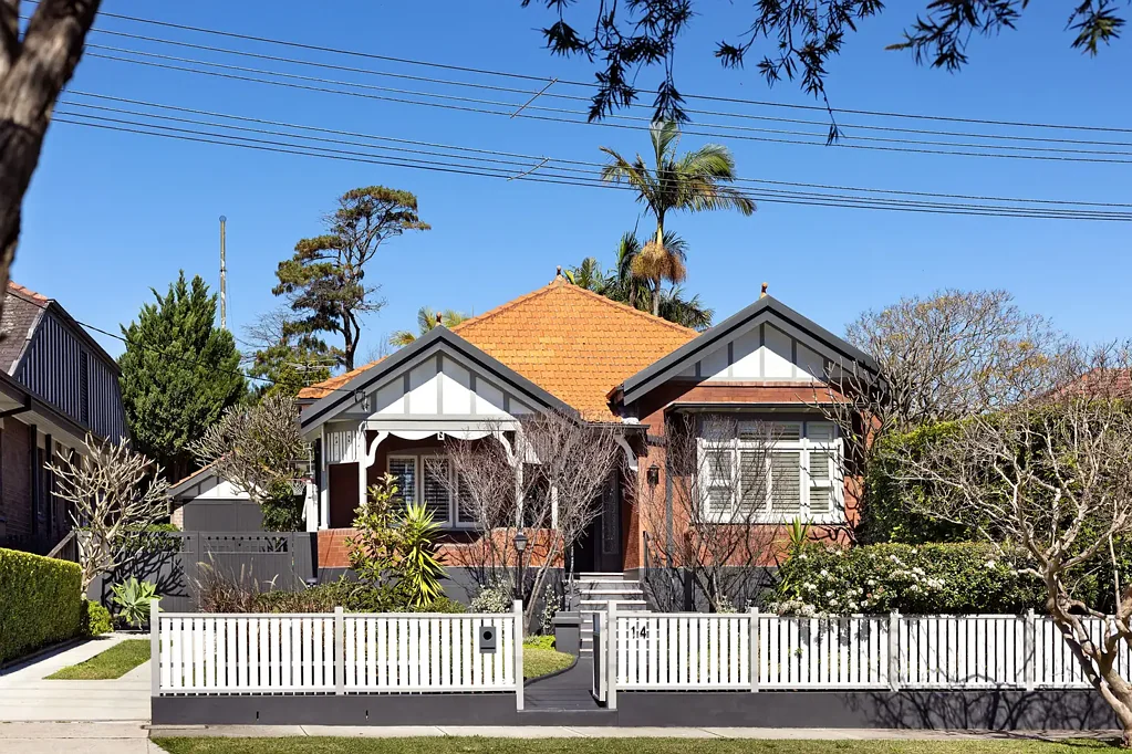 Haberfield 4ਬੈੱਡਰੂਮ A reimagined beauty in the dress-circle of Haberfield