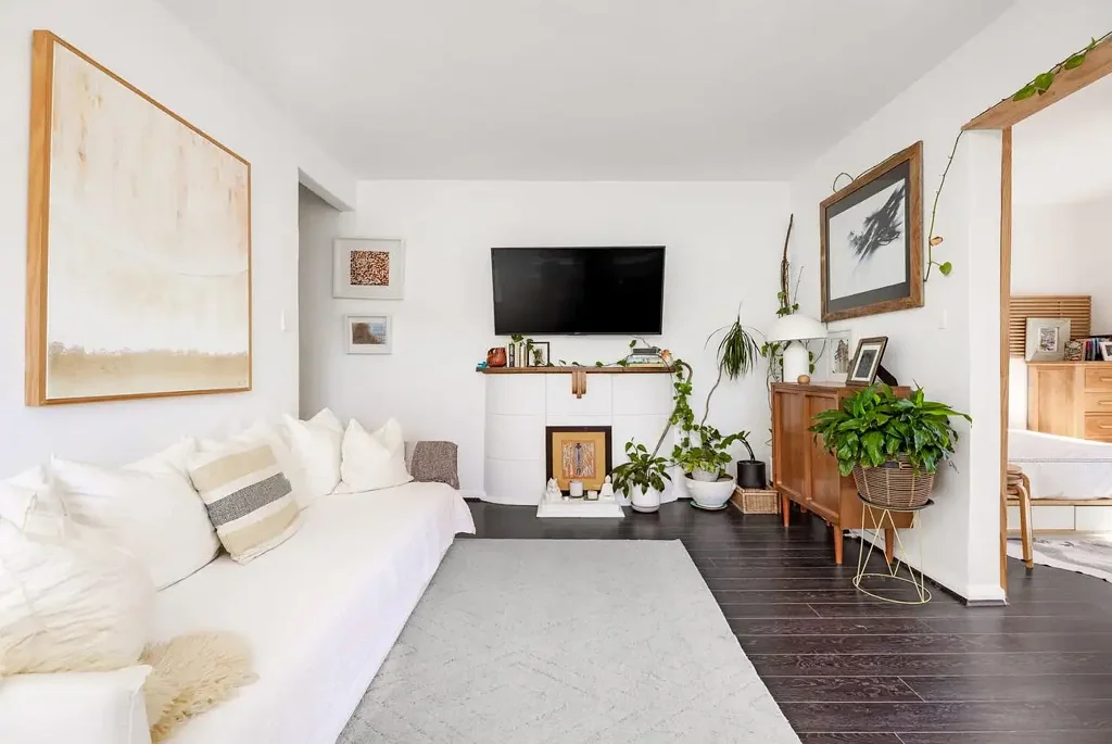Character 3-Bedroom Apartment in a Convenient Location