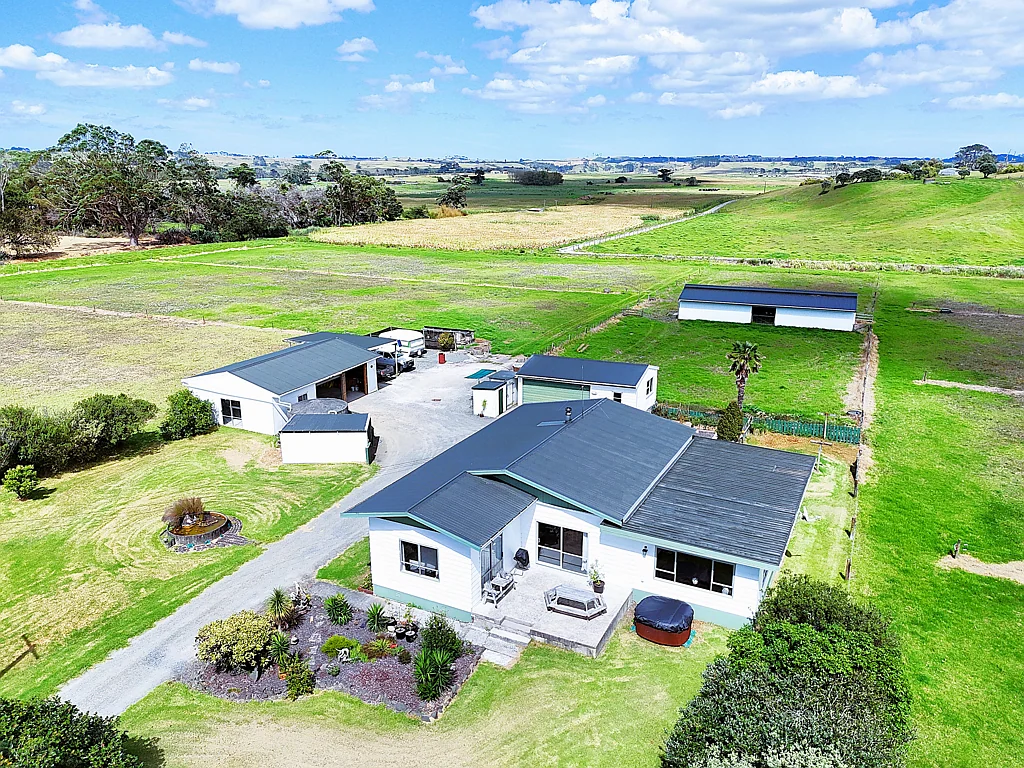 Te Kopuru Country Comfort and Coastal Convenience