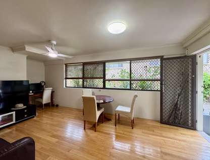 1/10 Lather Street, Southport, QLD 4215, 2 Bedrooms, 1 Bathrooms, Apartment