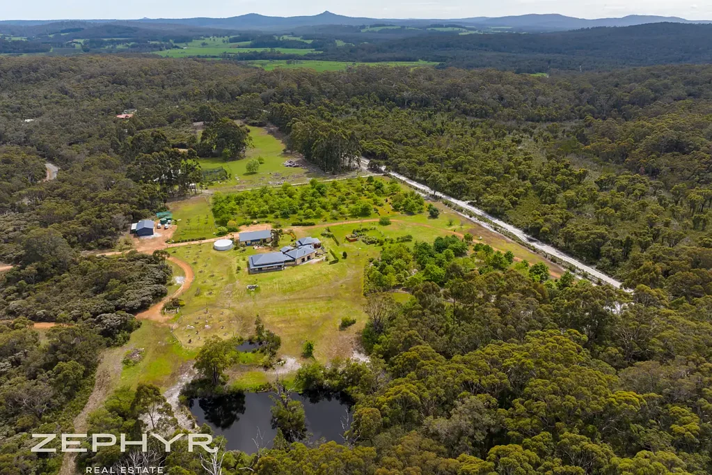 Walpole A Majestic Retreat in Tingleview Estate – A Unique Property with Proven Income Potential