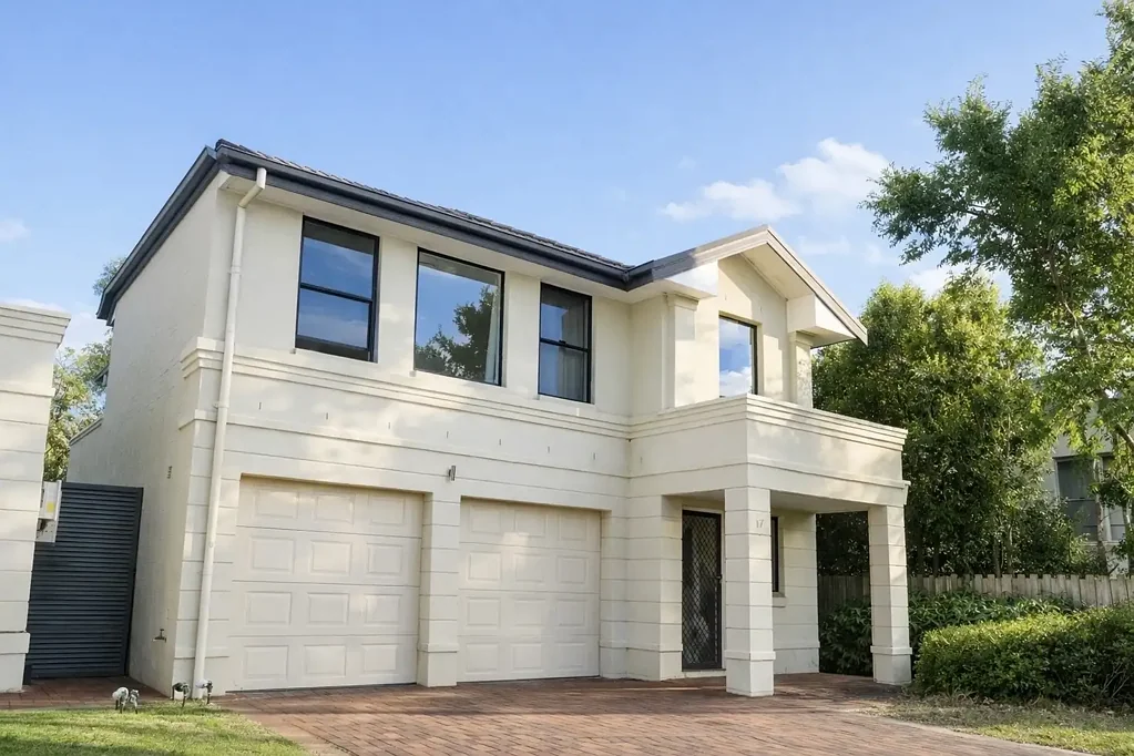 Glenwood 4 Slaapkamer Free-Standing Townhouse in Gated Complex