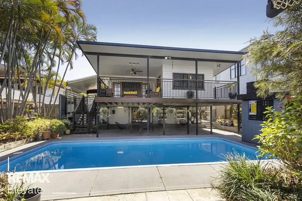 Tarragindi 4Kwarto MORE THAN MEETS THE EYE - SPACIOUS FAMILY HOME WITH ROOM FOR THE BOAT