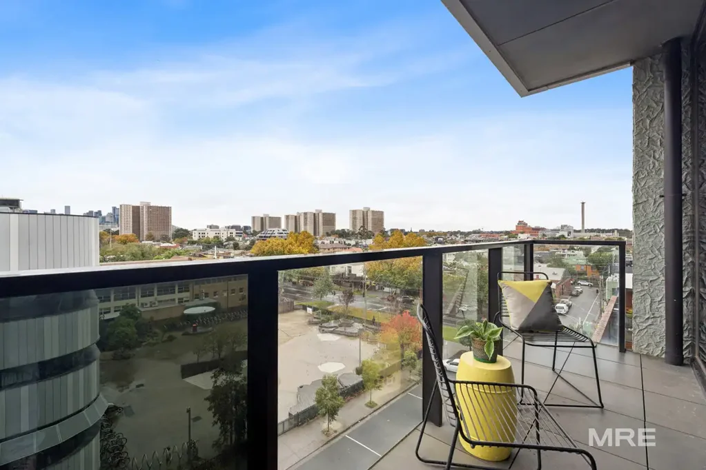 Richmond 1Moenga Premium ‘Jaques’ residence with Melbourne skyline views