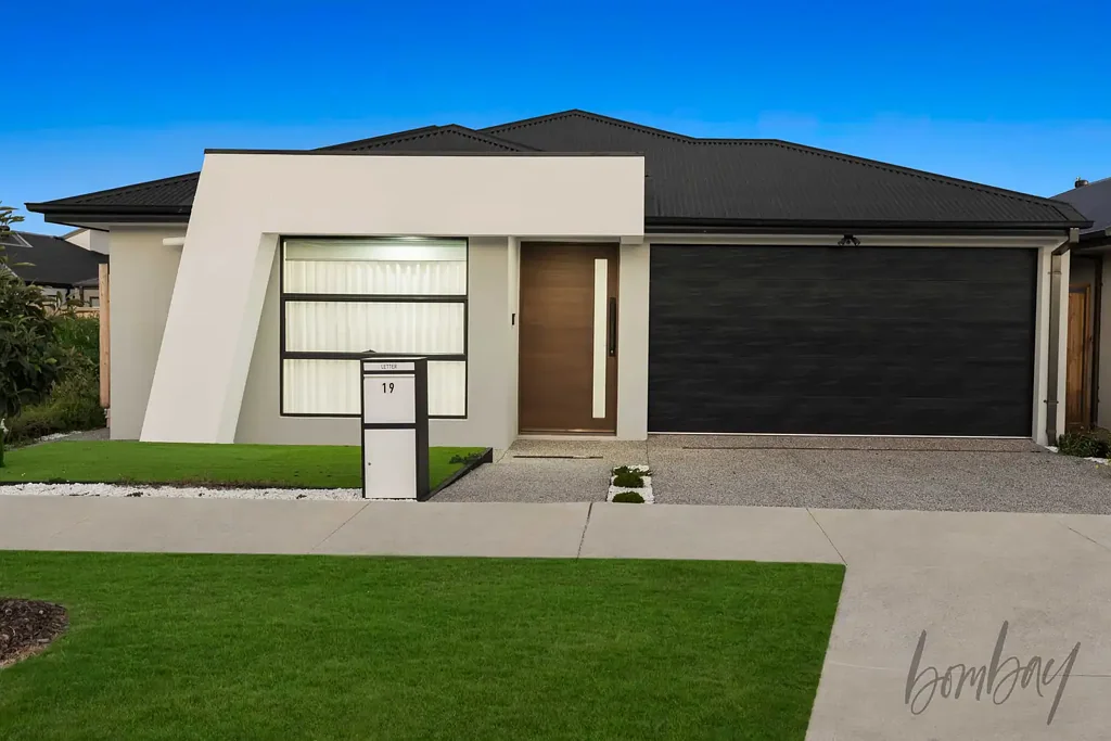 Mickleham 4ਬੈੱਡਰੂਮ REFINED, VERSATILE, PERFECTLY POSITIONED (CRAIGIEBURN SIDE OF MICKLEHAM)