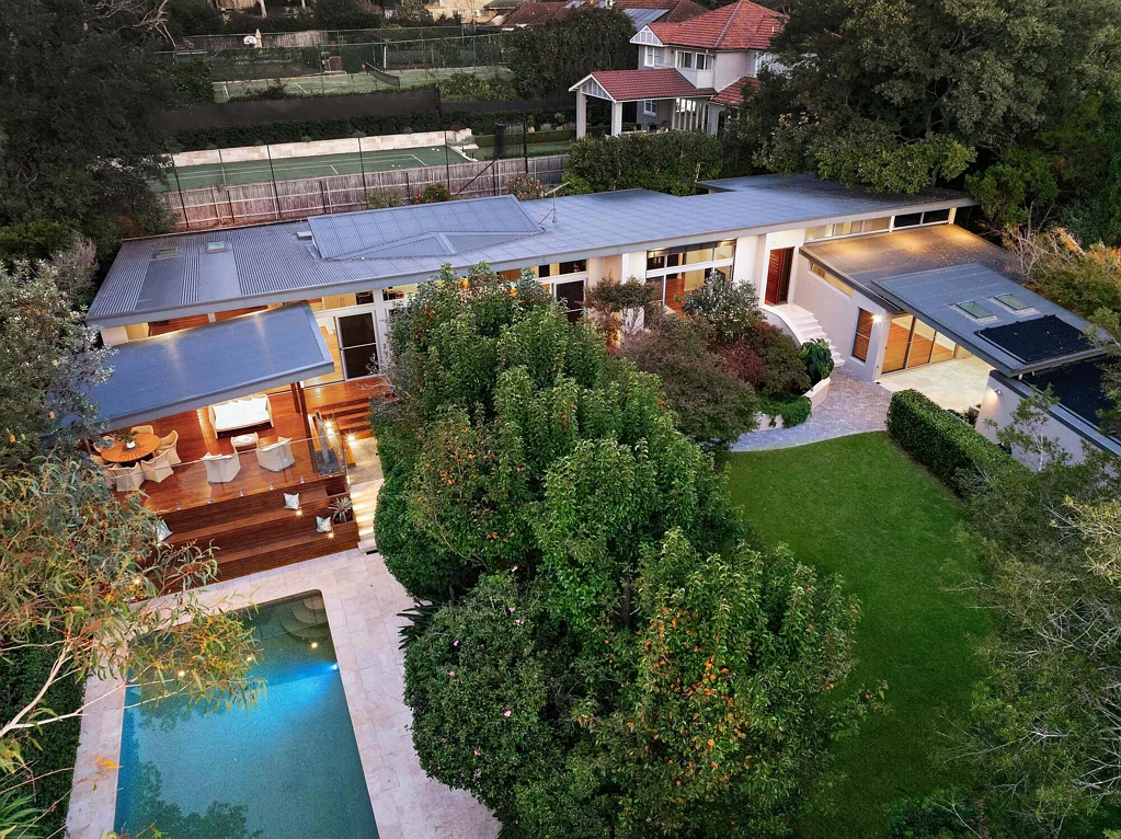 Wahroonga 4房 优越东区地段，占地1553平方米的宏伟家庭庄园 Sublime family estate on 1553sqm in a prime east-side setting