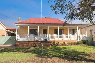 Parkes 4房  Family Comfort with Modern Convenience