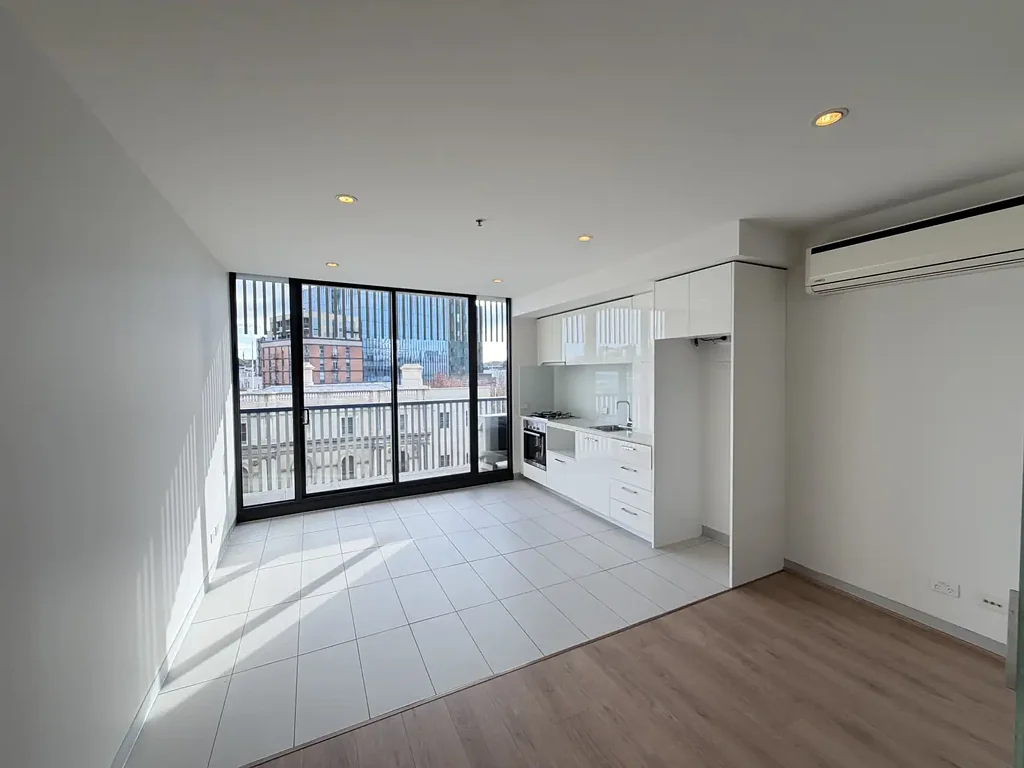 FURNISHED 2 BEDROOM