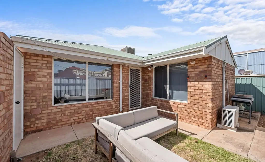 Kalgoorlie 2房  Low-Maintenance Investment in Prime Central Location