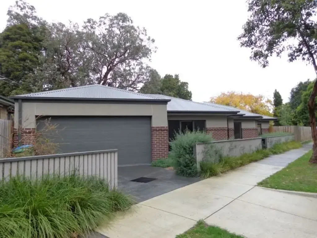 BEAUTIFUL MODERN PROPERTY!