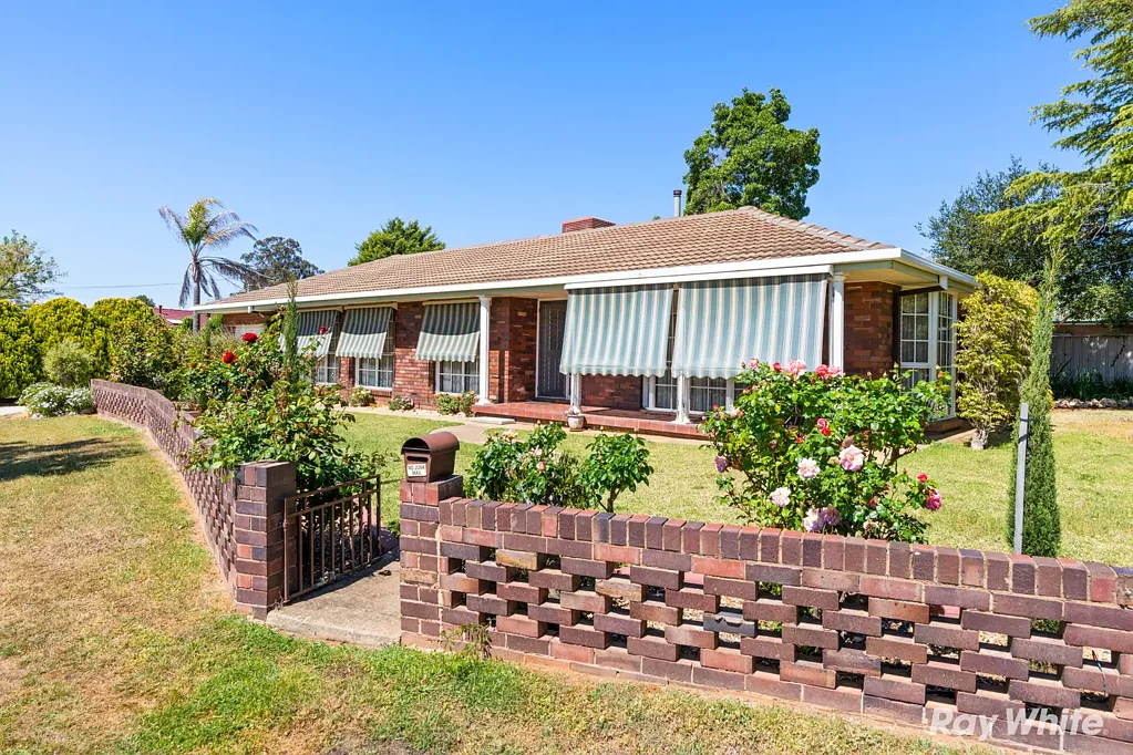 17 Nandina Avenue, Lake Albert, NSW 2650