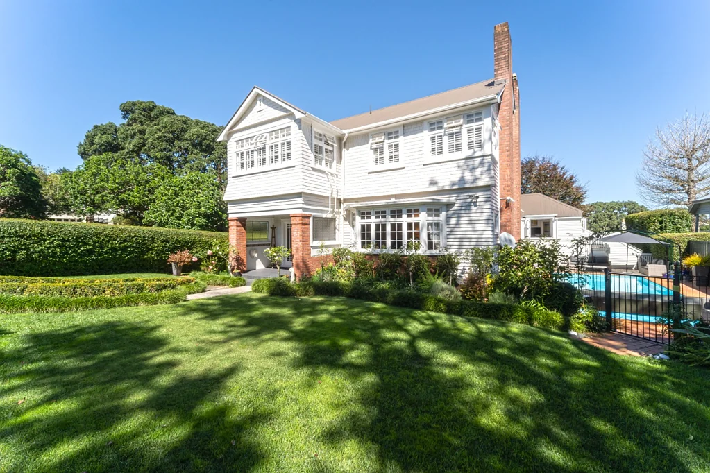 Luxurious Fully Furnished Home with Pool and Gym in Prime Epsom Location