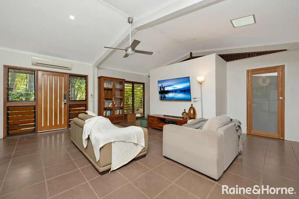 Picnic Bay 4 Slaapkamer Tropical Oasis with a Private Studio Retreat in Beautiful Picnic Bay