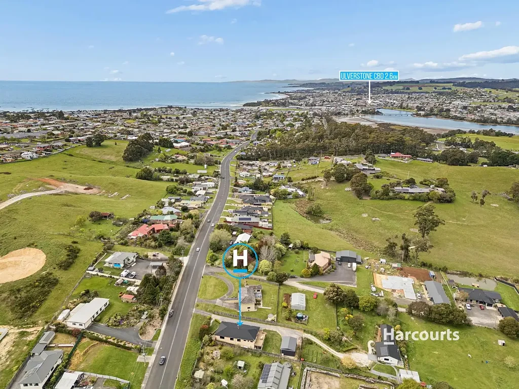 West Ulverstone 4कमरा Family Home With The Shed You've Been Dreaming Of!