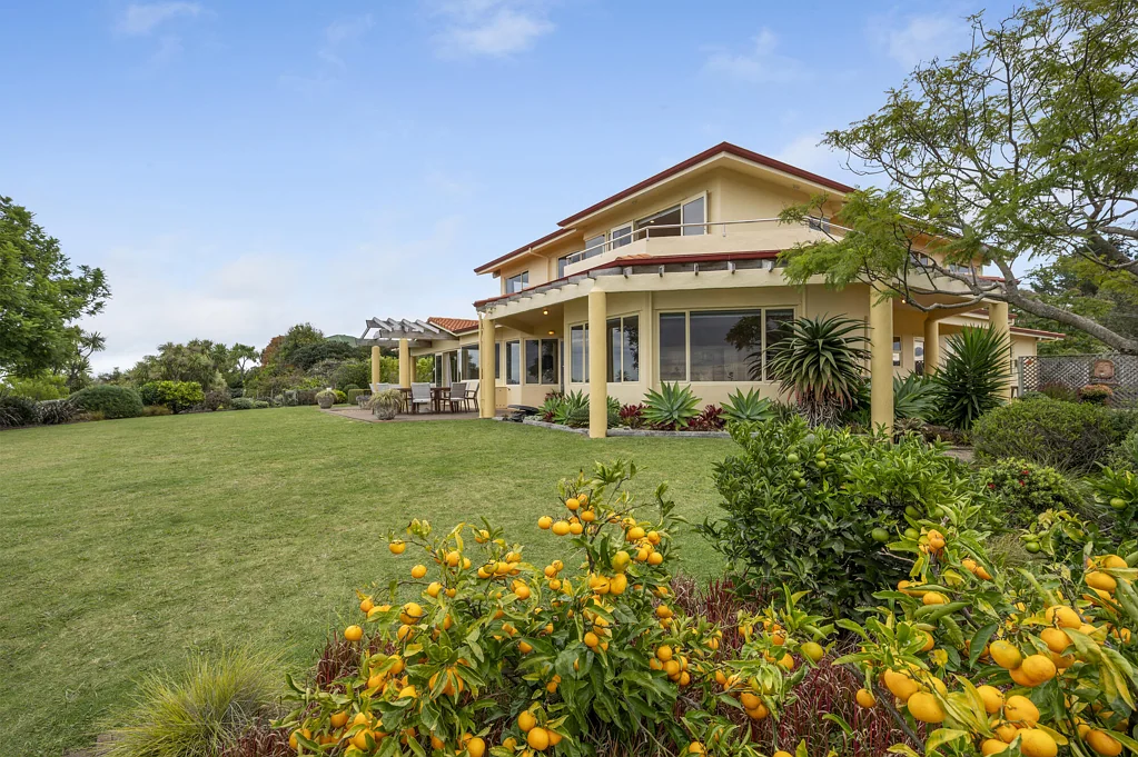 Bay View Dress Circle - Prestigious Location