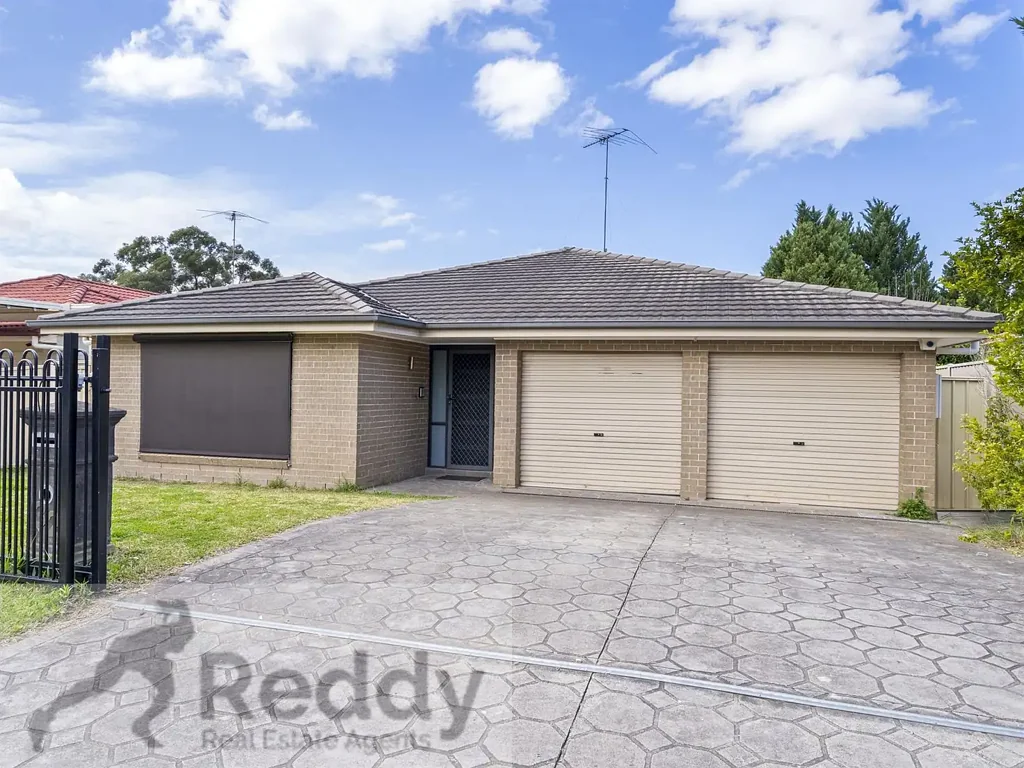 Eagle Vale 4 Bedroom BIG HOME - HOLIDAY STYLE LIVING ALL YEAR ROUND!