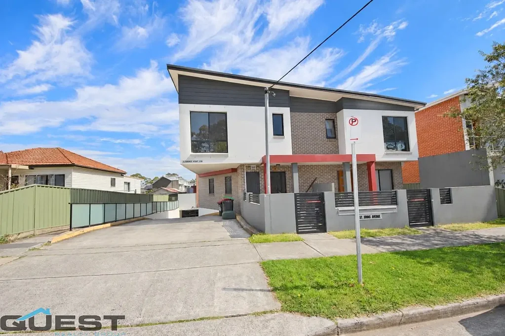 Auburn 3房 宽敞联排别墅，位置便利 Spacious Townhouse in a Convenient Location