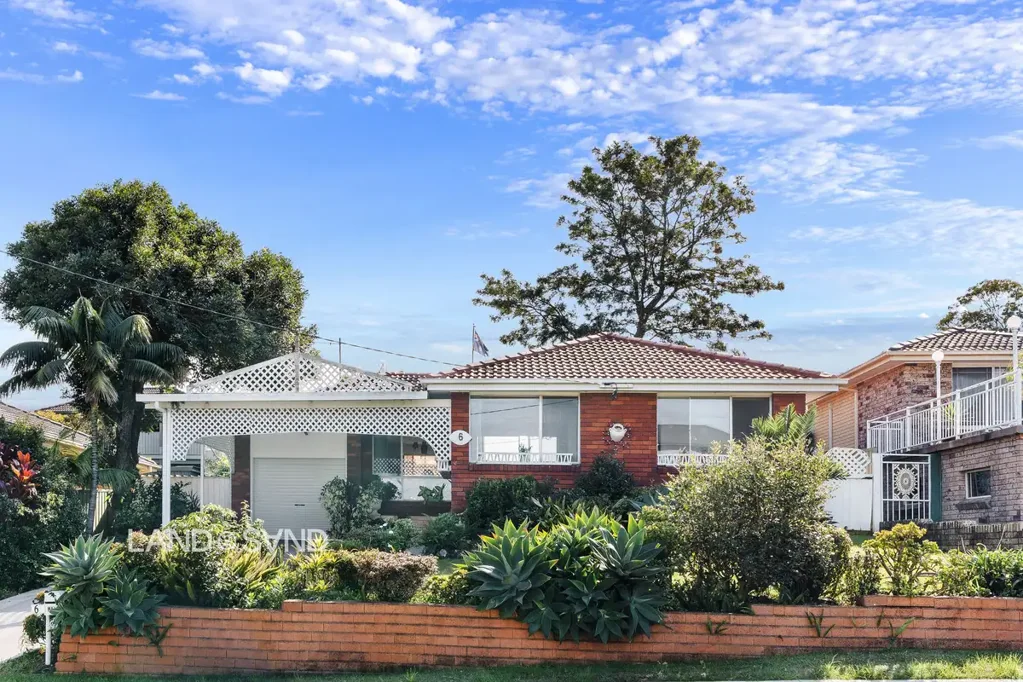 6 Mackenzie Avenue, Mount Warrigal, NSW 2528