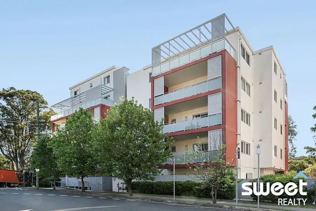Dundas 2침실 Spacious Living I Prime Location I Low Strata