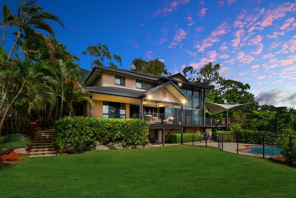 Redlynch 4房  Elevated Family Living with Panoramic Mountain Views