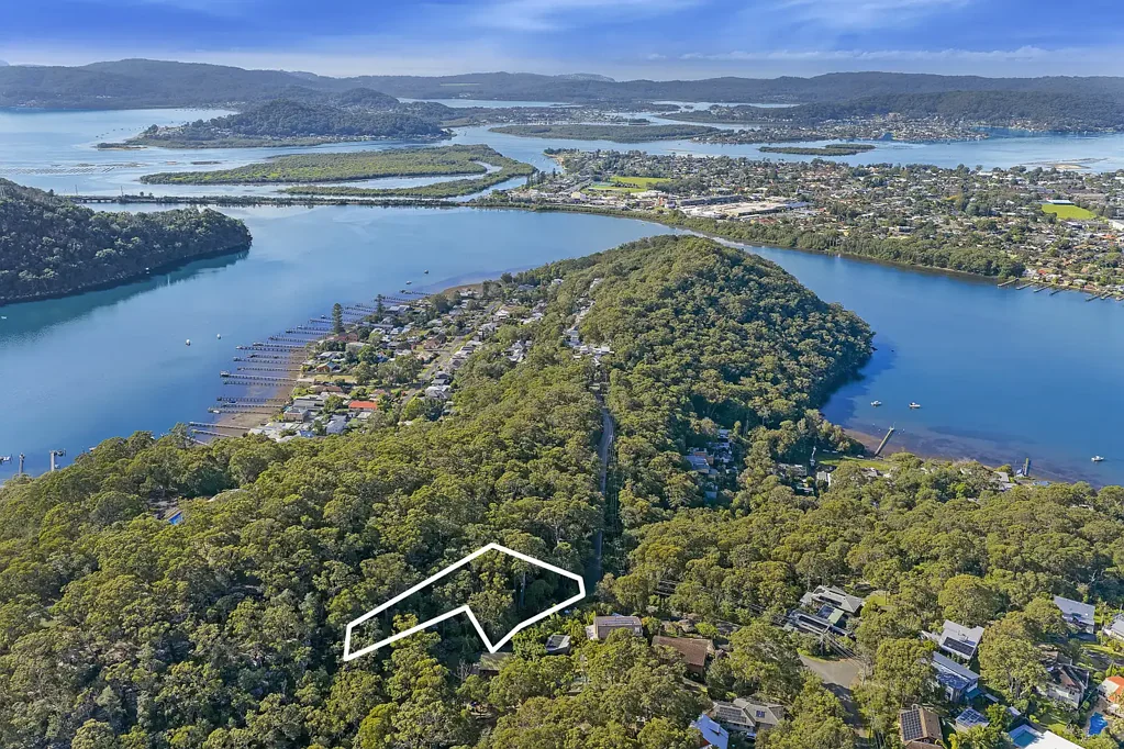 Woy Woy Bay  1,993sqm Landholding with DA-Approved Dream Home Plans.