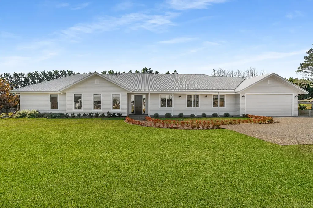 Renwick 4 Bedroom The Epitome of Modern Country Style