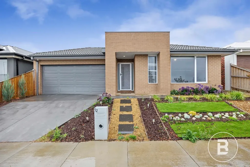 Winter Valley 4 Bedroom MODERN FOUR-BEDROOM HOME WITH MULTIPLE LIVING AREAS.