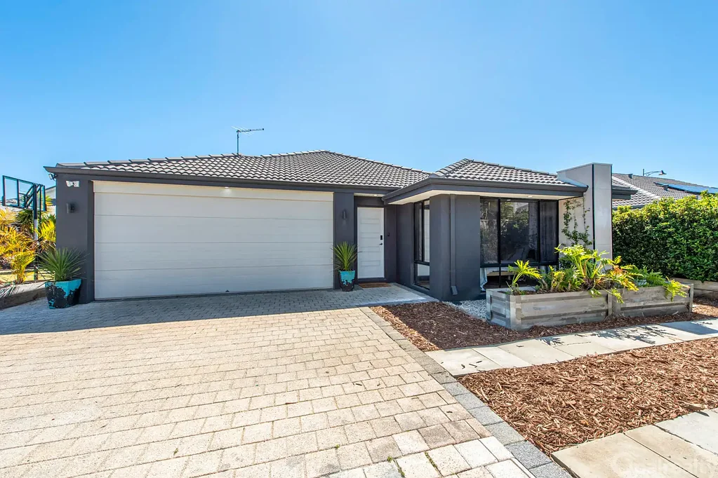 31 Jims Crescent, Secret Harbour, WA 6173