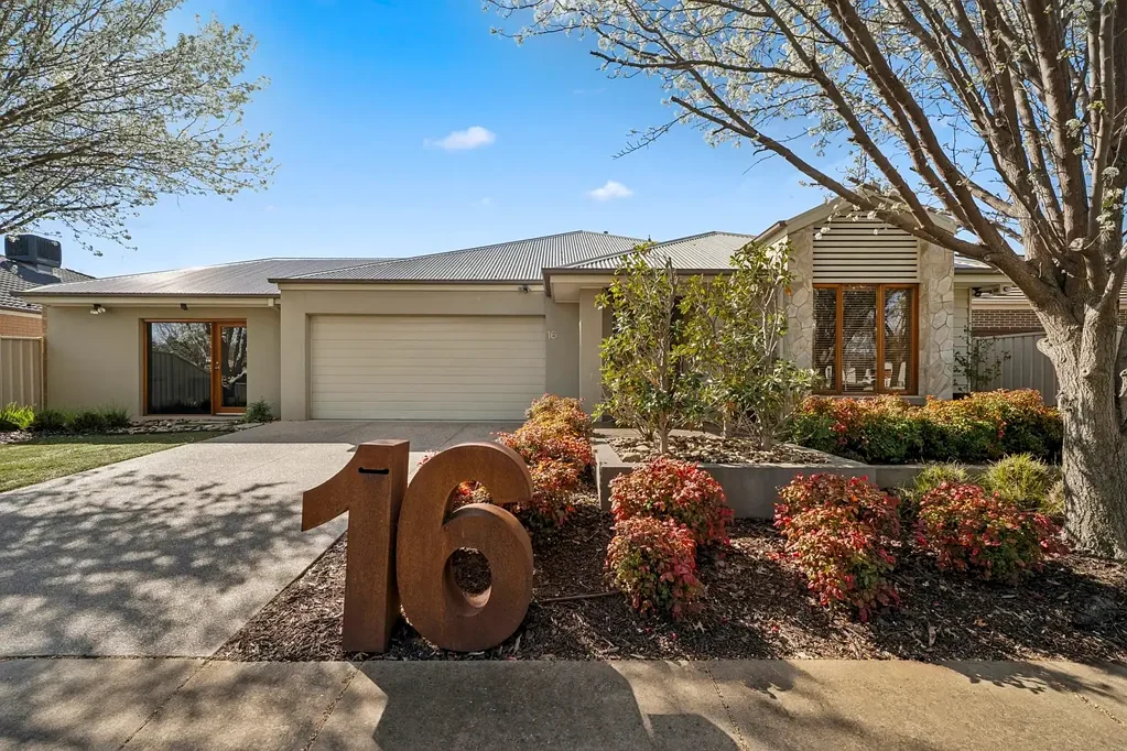 Shepparton 4ਬੈੱਡਰੂਮ Display Home Quality in Prestigious Boulevard Estate!