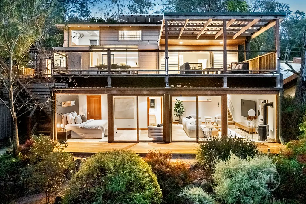 Eltham North 3 Bedroom Unwind to the soundtrack of nature
