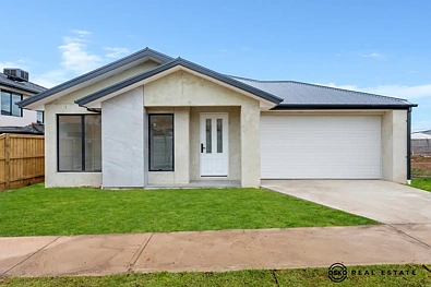Maddingley 4 Slaapkamer Brand New Luxury Family Living with Dual Master Suites, Double-Glazed Windows & Serene Nature Views