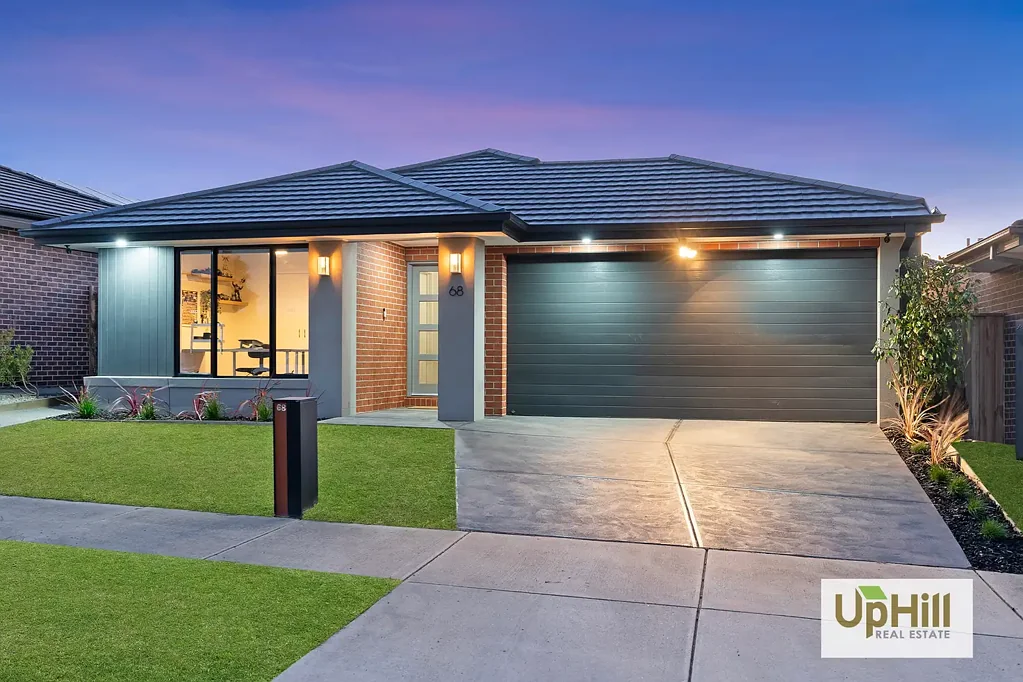 68 Yeungroon Boulevard, Clyde North, VIC 3978