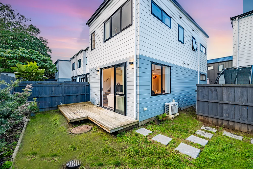 Te Atatu Peninsula 3બેડરૂમ Where Modern Living Meets Prime Location