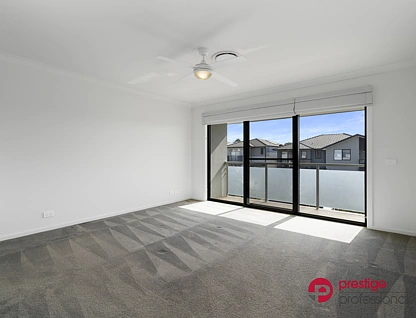 87 Hennessy Avenue, Moorebank, South Western Suburbs, 3 غرف, 2 حمامات, Apartment