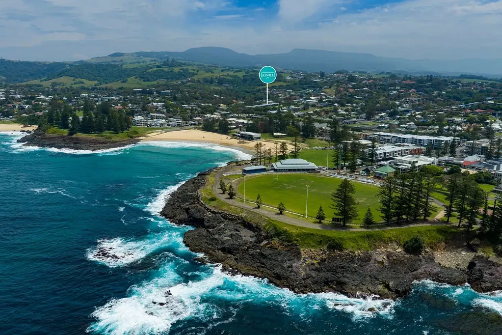 Kiama 3 Slaapkamer Spacious modern apartment approx. 450m from Surf Beach