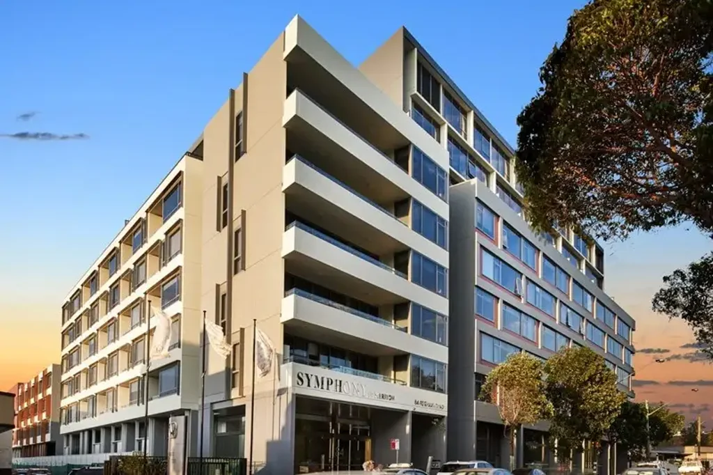 Split level 2 bedroom apartment