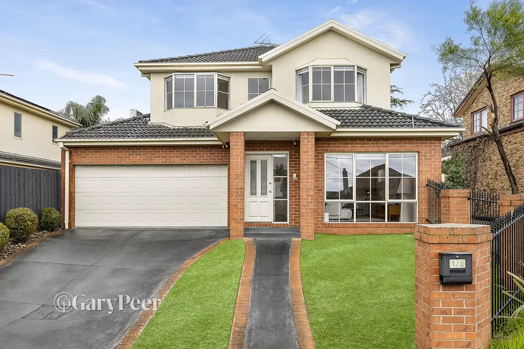 Caulfield South 3ਬੈੱਡਰੂਮ Light filled, spacious & perfectly positioned!
