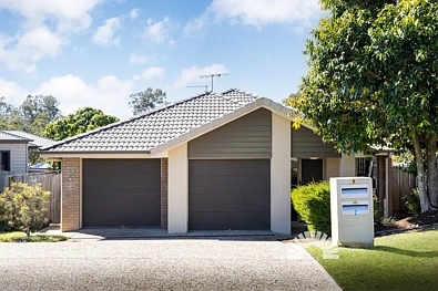 Morayfield 5 Slaapkamer Modern Duplex Living in a Quiet Cul-de-Sac