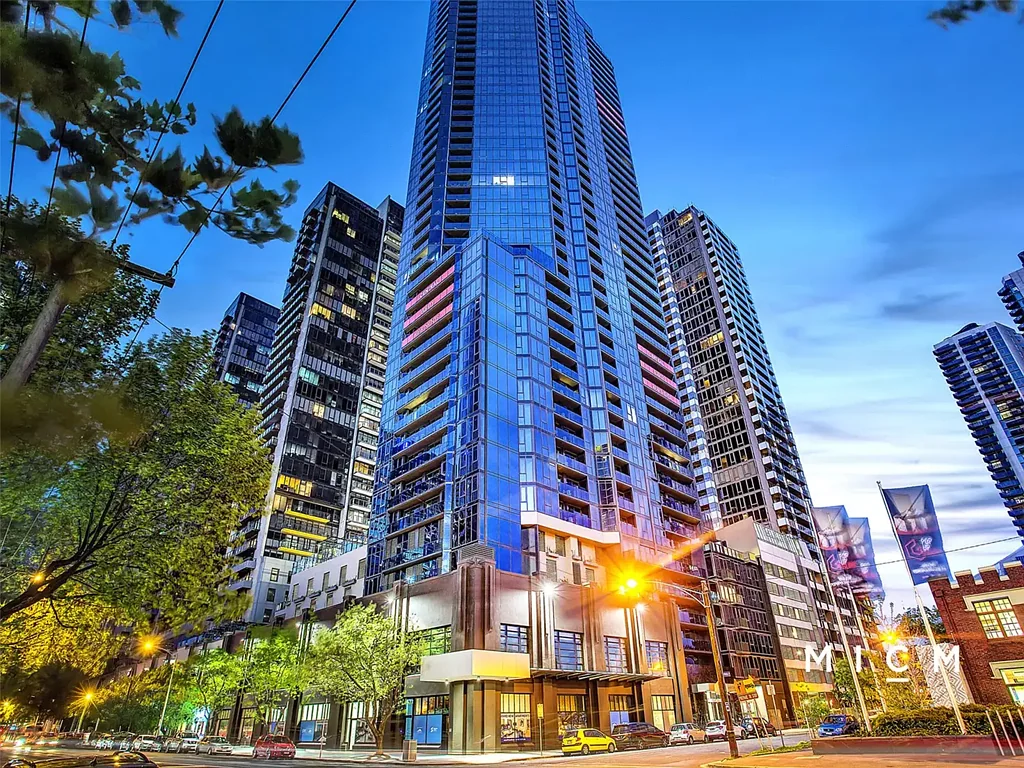 UNFURNISHED Functional 1 bedroom apartment with amazing views