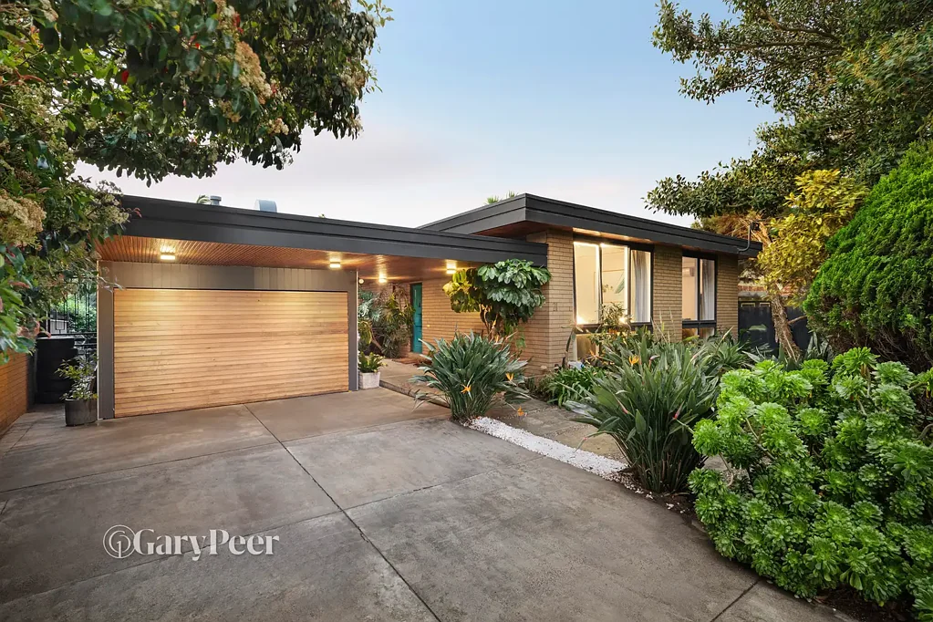 211 Kambrook Road, Caulfield, VIC 3162