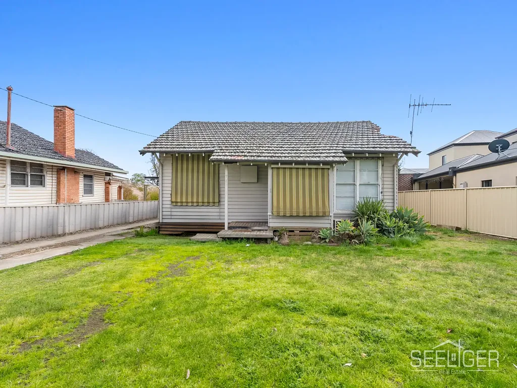 Yarrawonga 3房  Unmissable Opportunity – Invest, Renovate, or Rebuild