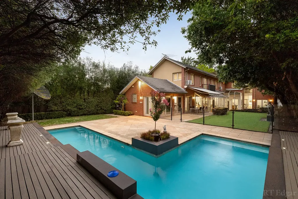 Canterbury 5Moenga Pure Prestige with a Prized Poolside Lifestyle
