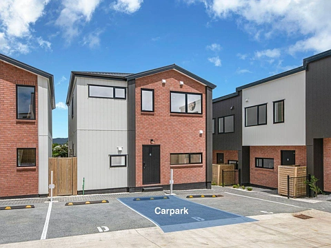 Henderson 4房  Standalone 4 Bedrooms + 3.5 Bathrooms!