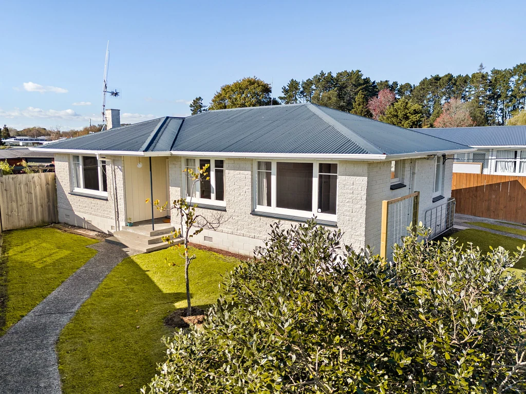 Melville 3 Bedroom Smart Start, Large Garaging!