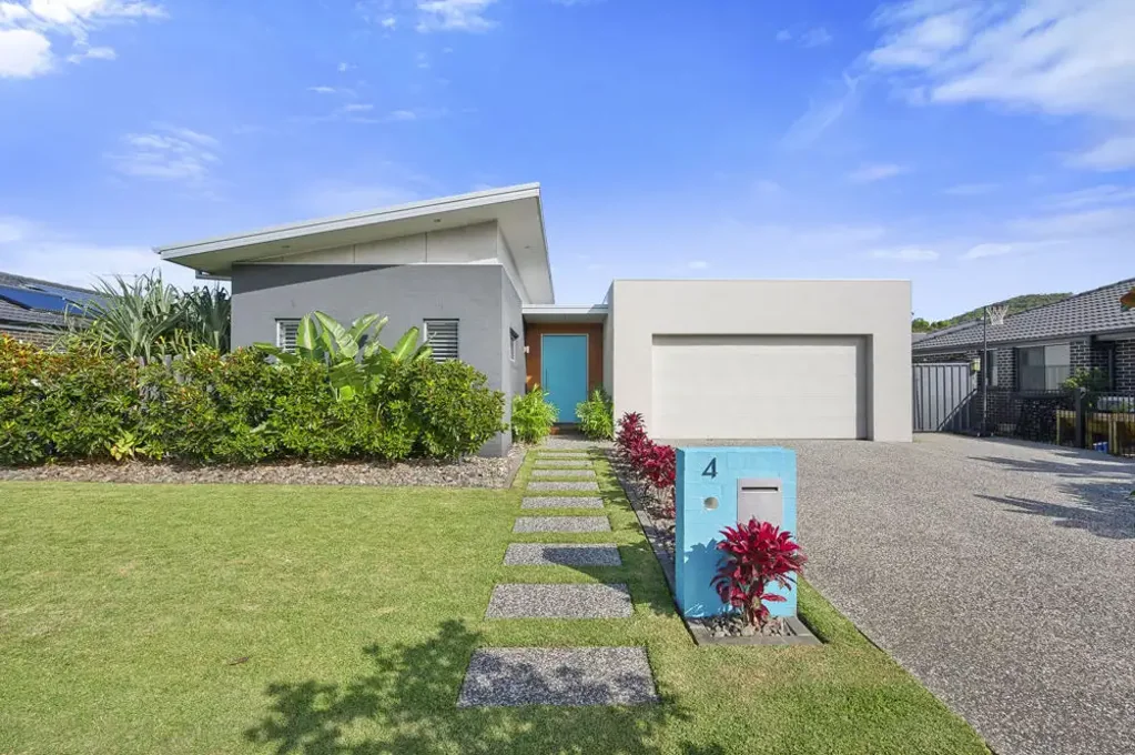 4 Broadwater Street, Sandy Beach, NSW 2456