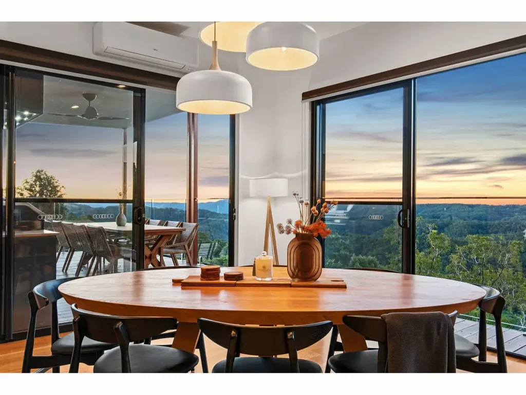 Booroobin 3部屋 Luxury Cabin Retreat – Exclusive Hinterland Lifestyle & Investment